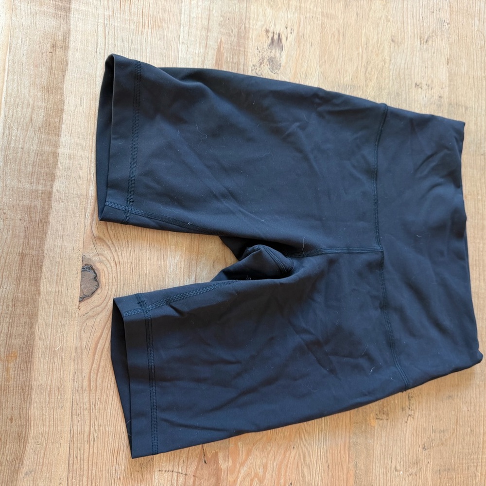Lululemon like new Wunder train biker shorts